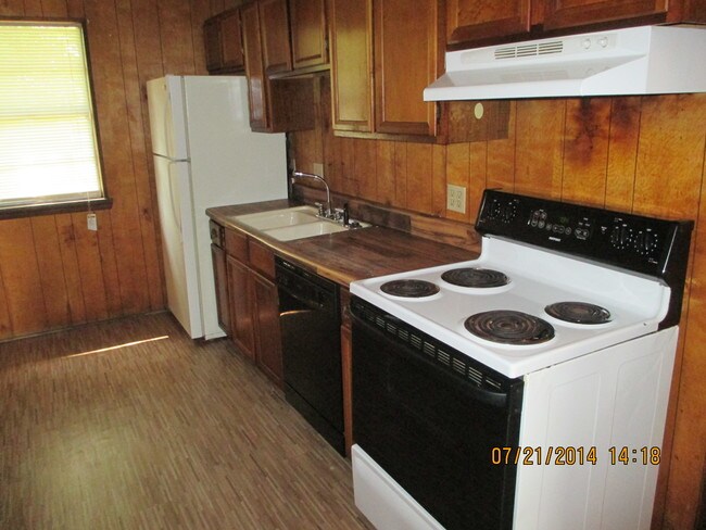Building Photo - 915 N Harmony Rd