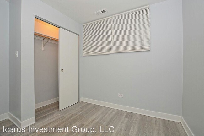Building Photo - 814-820 E 67th St