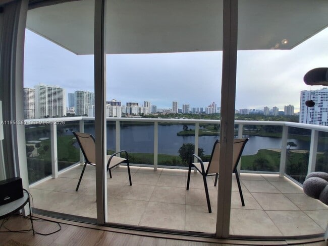 Building Photo - 3625 N Country Club Dr