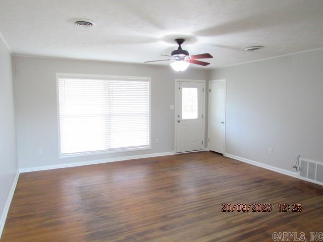 Building Photo - 2407 Meadow Dr