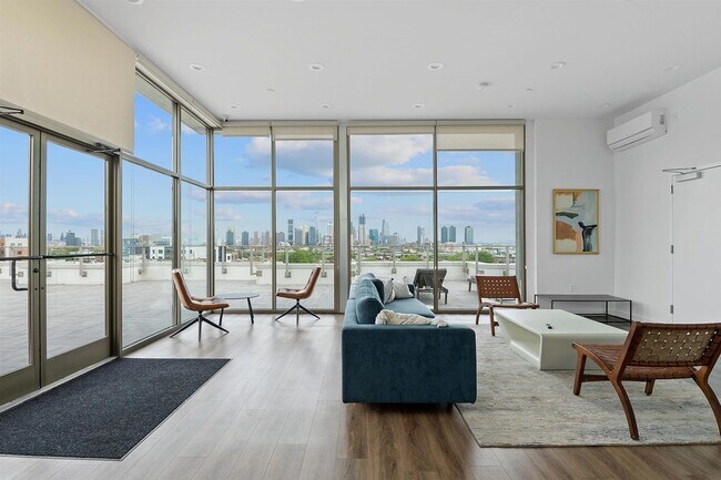 Foto del edificio - 75 Jordan Avenue Unit 602