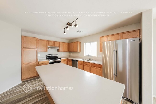 Building Photo - 12845 W Myer Ln