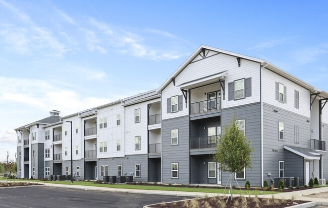 Foto del edificio - HoM at Pooler
