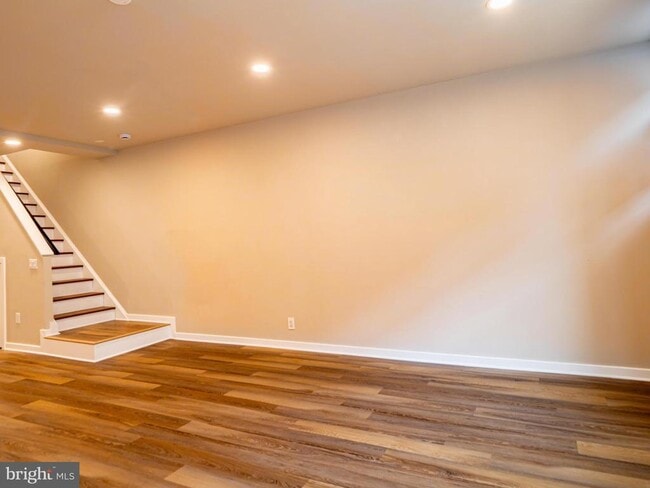 Building Photo - 161 Brown St