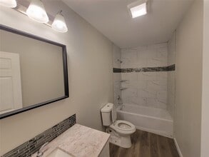 Building Photo - 715 11th St