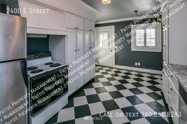Building Photo - 2400 E St