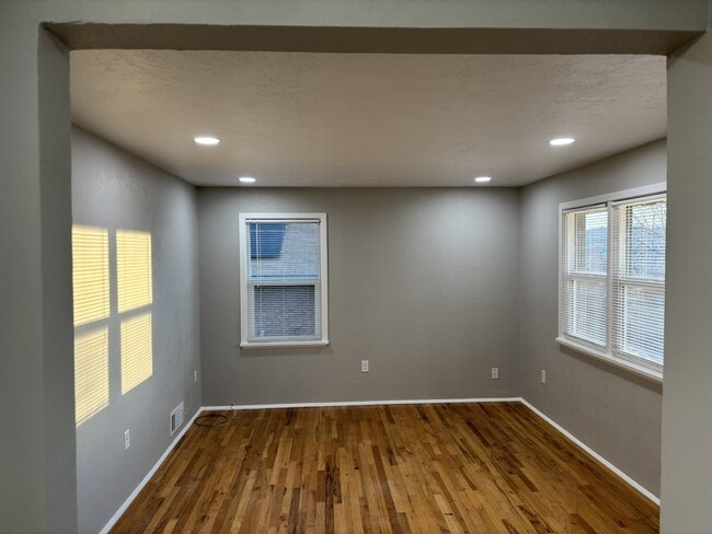 Building Photo - 69 Toponce Dr