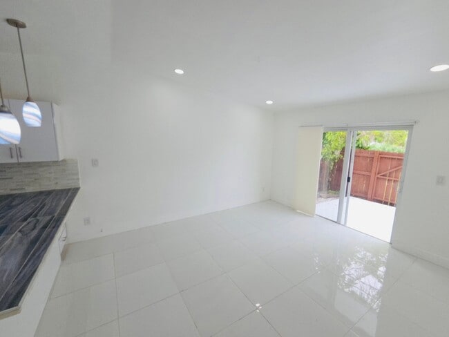Building Photo - 20845 Grouper Dr