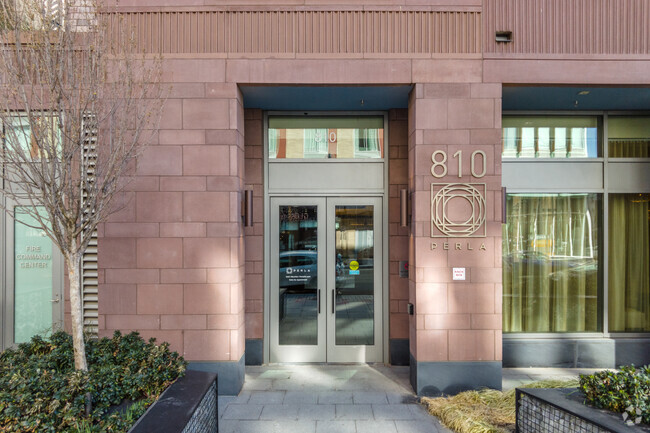 Entrada - Perla DC Condominiums