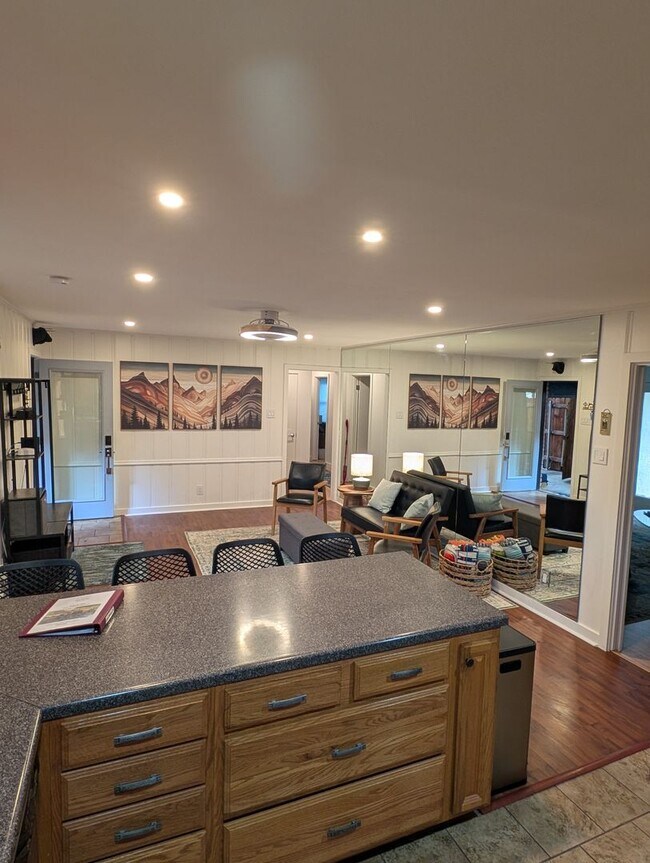 Building Photo - 4421 Cedar Mountain Dr