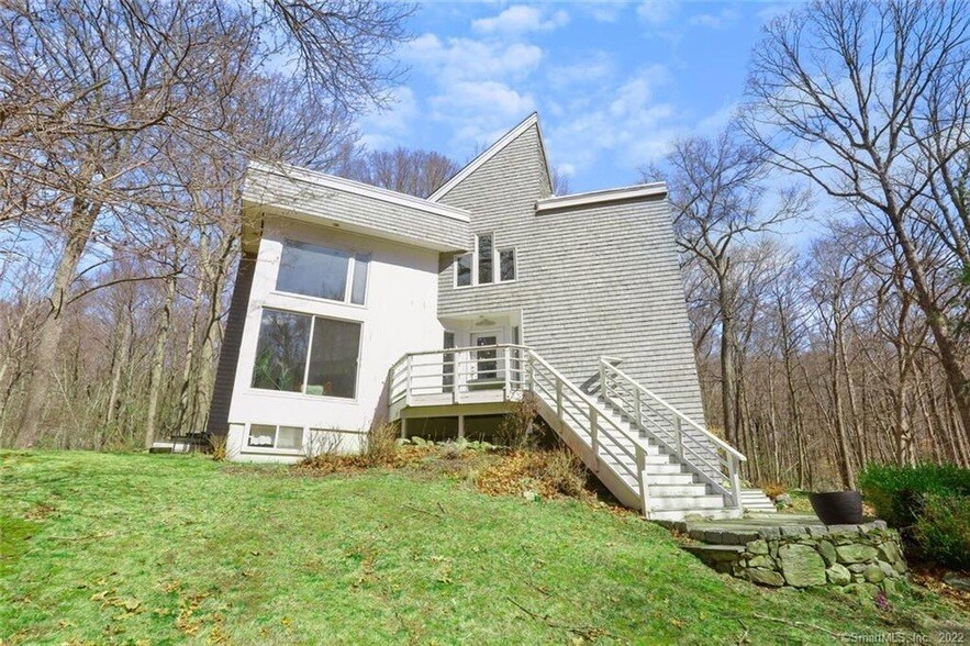Primary Photo - 126 Gallows Hill Rd
