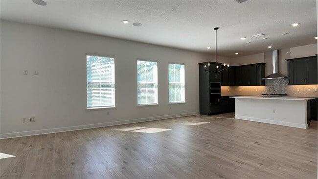 Building Photo - 14415 Crest Palm Ave