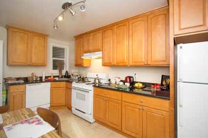  - 6900 Fulton St