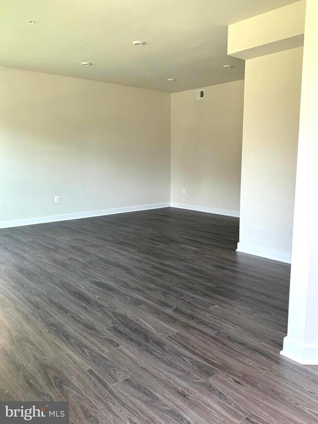 Building Photo - 5908 Sauerwein Way