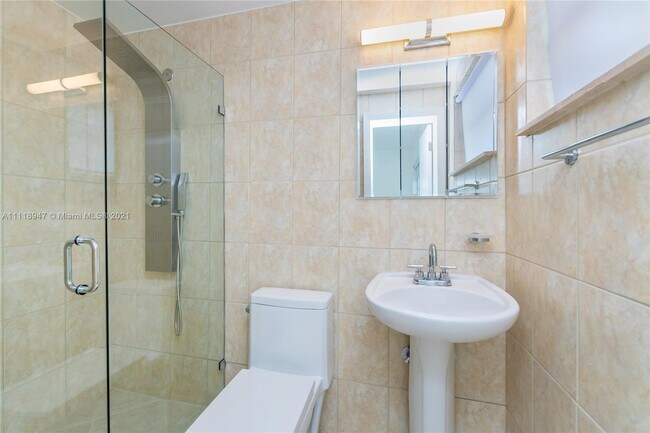 Foto del edificio - 840 82nd St