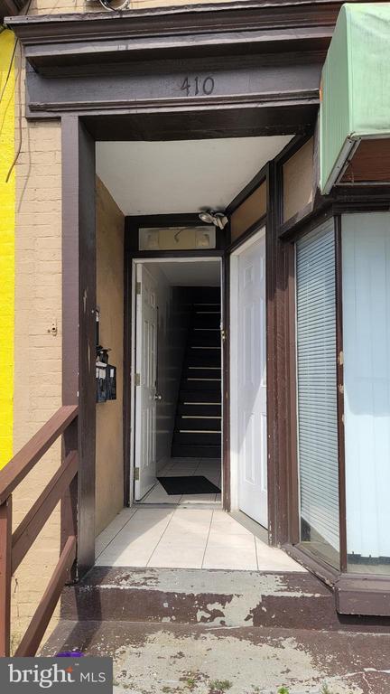 Primary Photo - 410 N 6th St