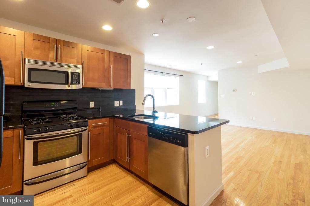Foto principal - 302 K St SE