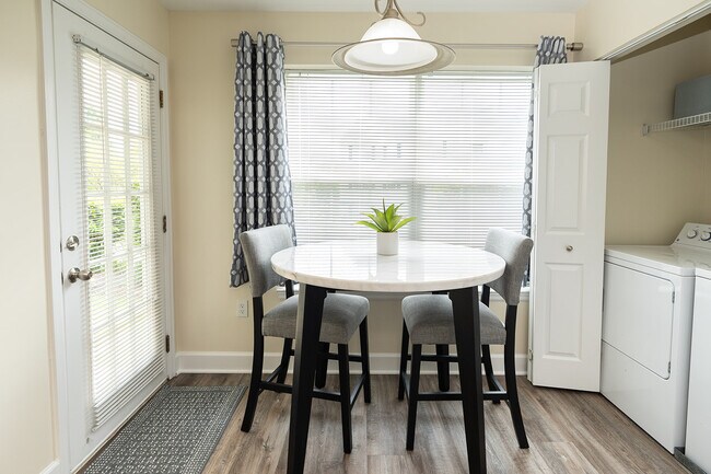 Foto del edificio - The Summit at Owings Mills Apartments