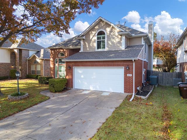 Foto del edificio - 2213 Heatherton Pl