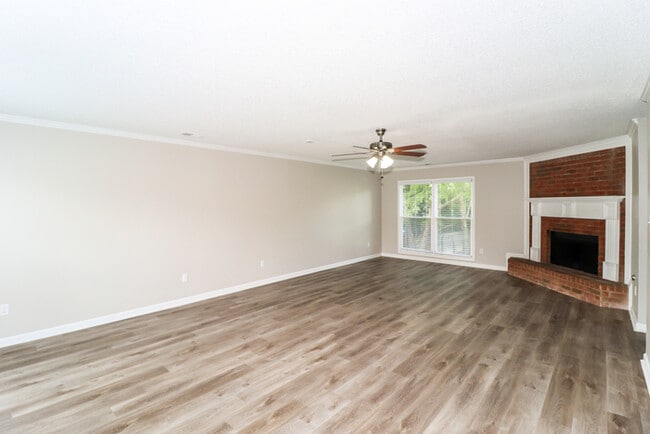 Building Photo - 1858 Carlyn Cove