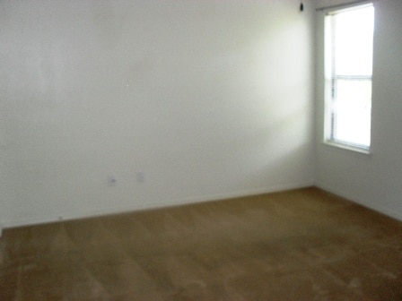 Building Photo - 305 Janelle Dr