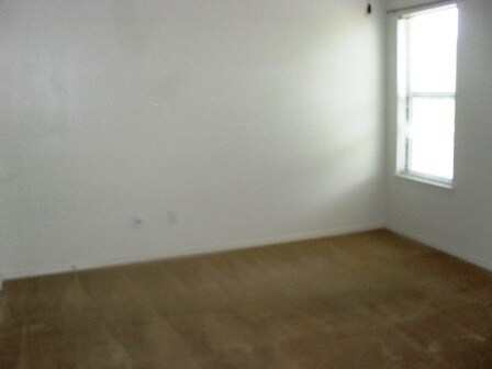 Foto del edificio - 305 Janelle Dr