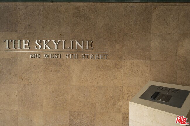 Foto del edificio - 600 W 9th St