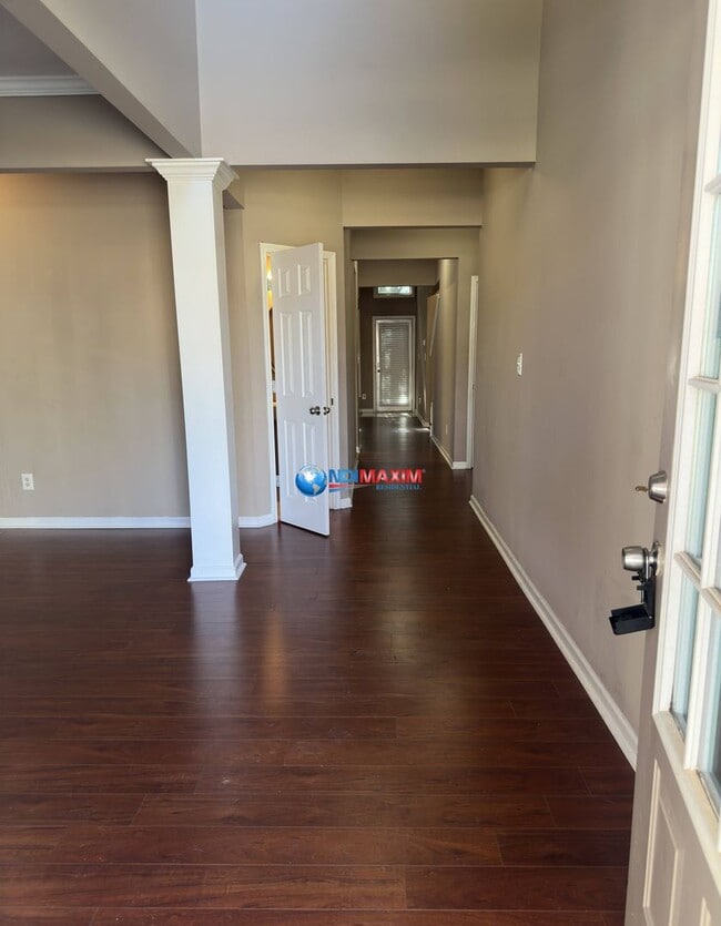 Building Photo - Large 4-bedroom house in the SECKINGER clu...