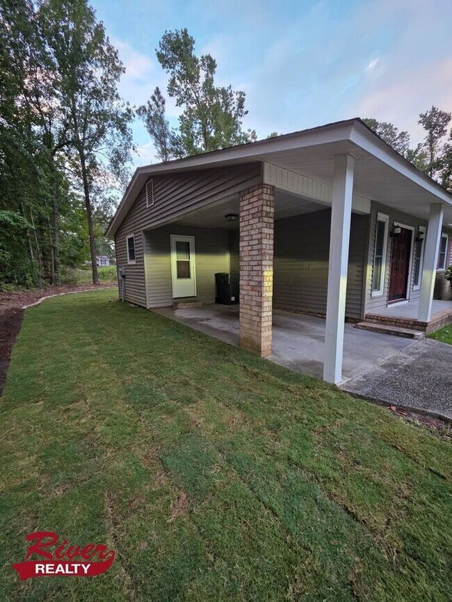 Building Photo - 3 Bedroom House in Hephzibah, Georgia