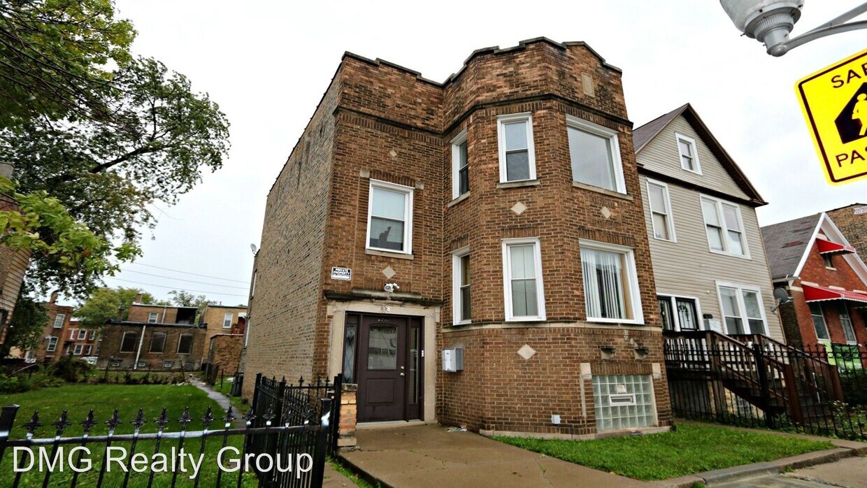 Primary Photo - 6337 S Racine Ave