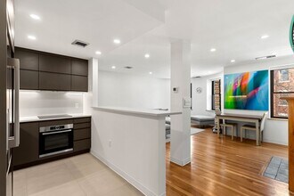 Building Photo - 84 Gainsborough St