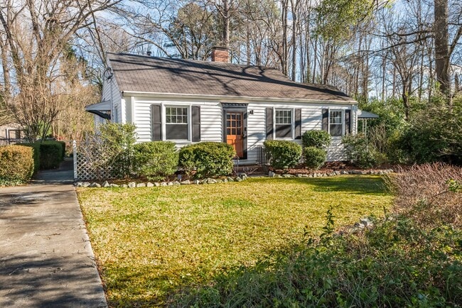 Building Photo - Charming Cottage in Northgate Park - A Gem...