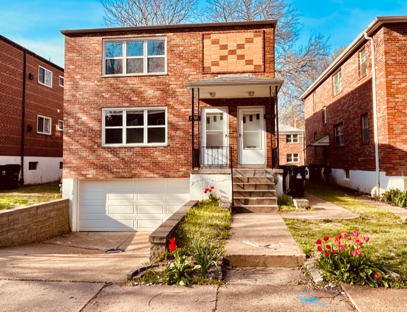 7247 Dartmouth Ave, University City, MO 63130 Room for Rent in