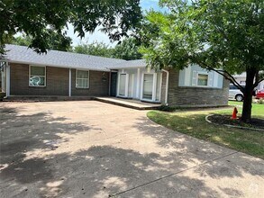 Building Photo - 4524 Larue St