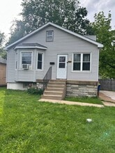 Building Photo - 2425 Wheaton Ave