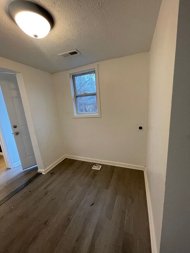 Foto del edificio - Available Now 3 Bedroom 1 Bath house!!