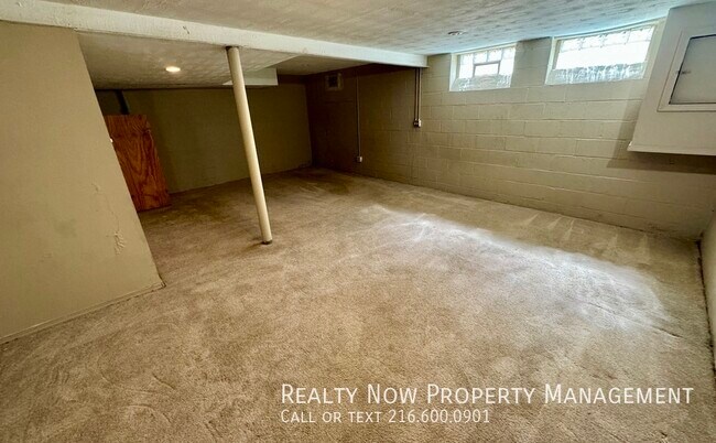 Foto del edificio - 5115 Stanley Ave