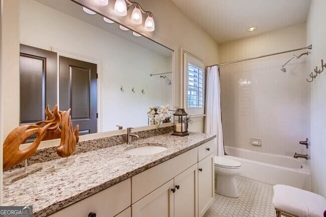 Foto del edificio - 918 Ives Ln SE