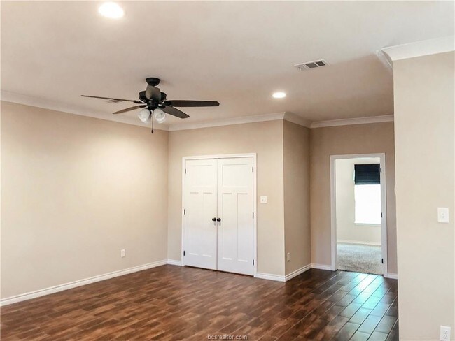 Building Photo - 1116 Oney Hervey Dr