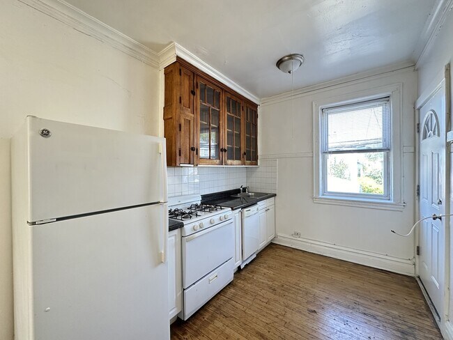 Building Photo - 4826.5 W Addison St