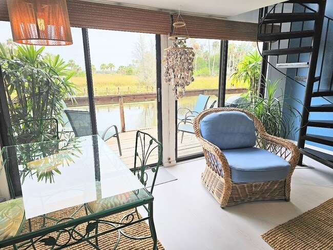 Building Photo - Furnished Waterfront Bungalow with Pool Ac...