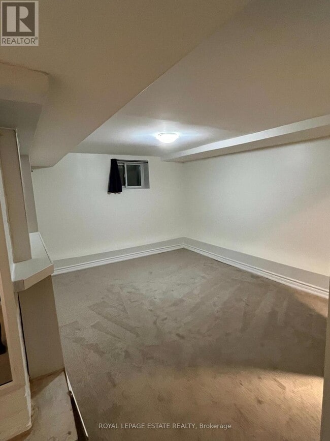 Photo du bâtiment - 5 Edgewood Gardens