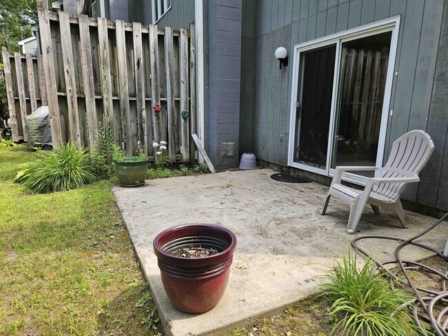 Building Photo - 11 Birch Bend Dr