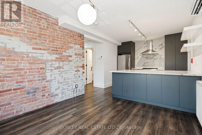 Building Photo - 334 Gladstone Ave