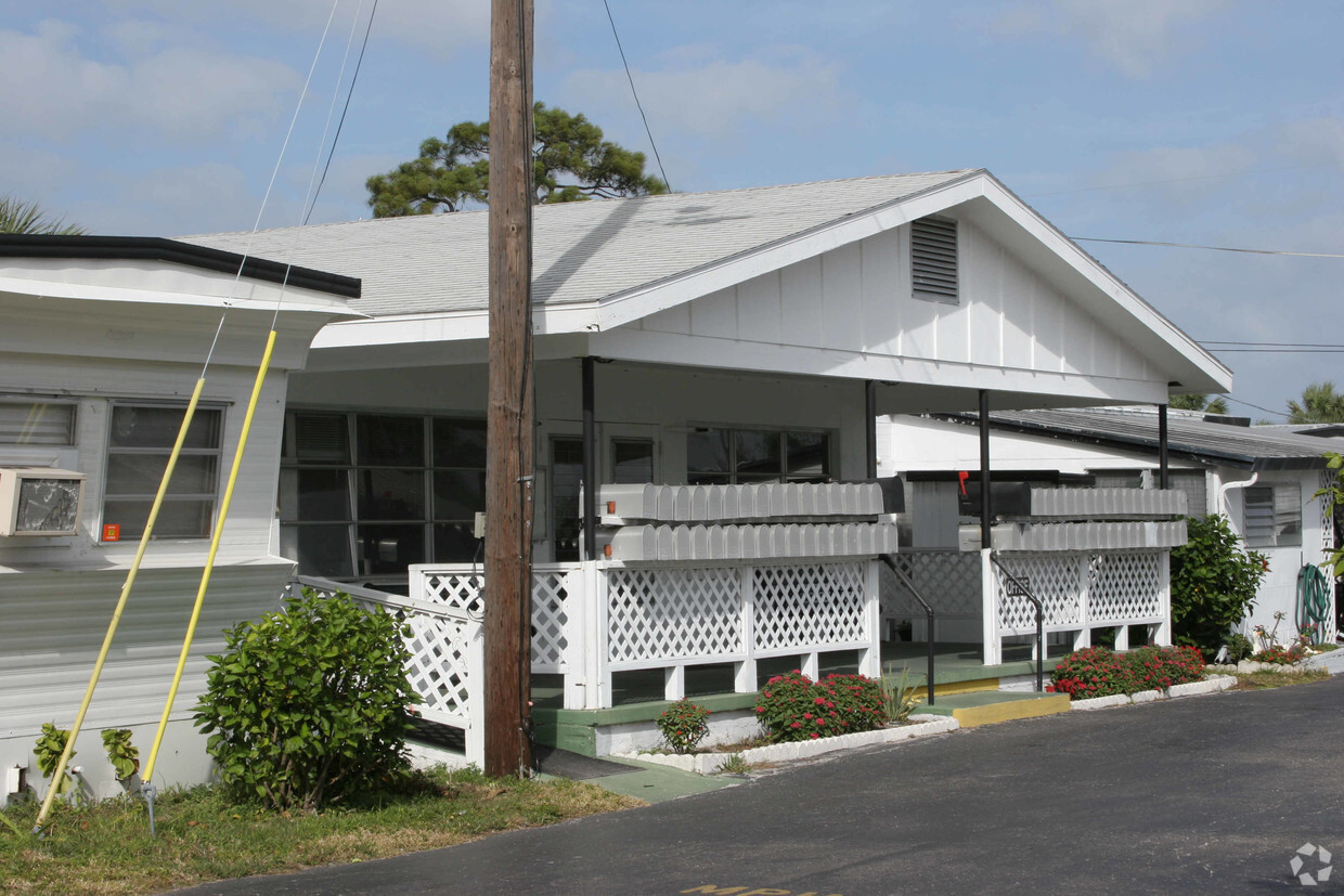 Building Photo - Luxor Mobile Home Park