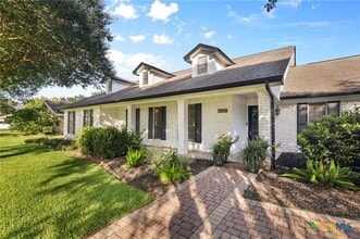 Building Photo - 6037 Country Club Dr