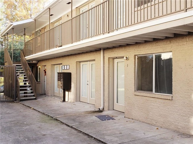 Building Photo - 4931 Junius St