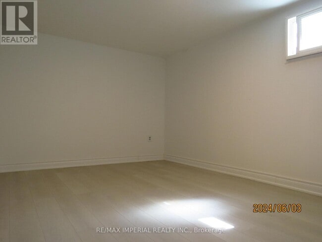 Building Photo - 47 Kempsell Crescent