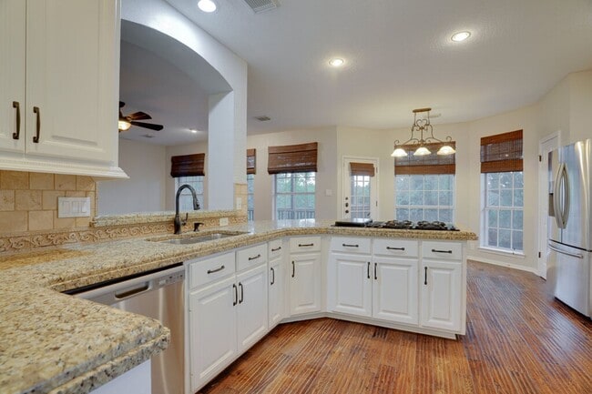 Building Photo - 10218 Scull Creek Dr