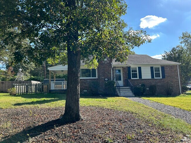 Building Photo - 7513 Parkline Dr